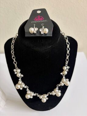 Paparazzi Pearl Rhinestone Necklace & Earring Set Silver Tone